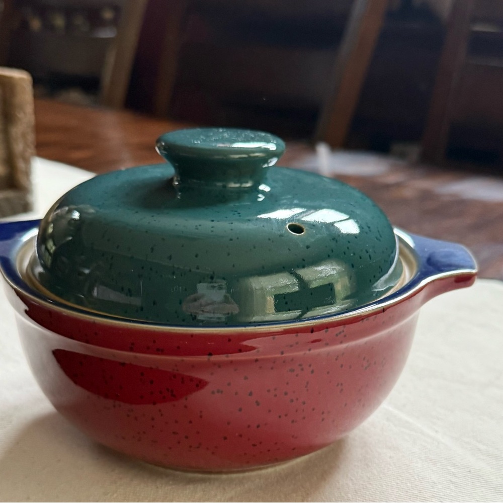 Denby Harlequin 1 quart- like new Ceramic Red and Green Casserole Dish